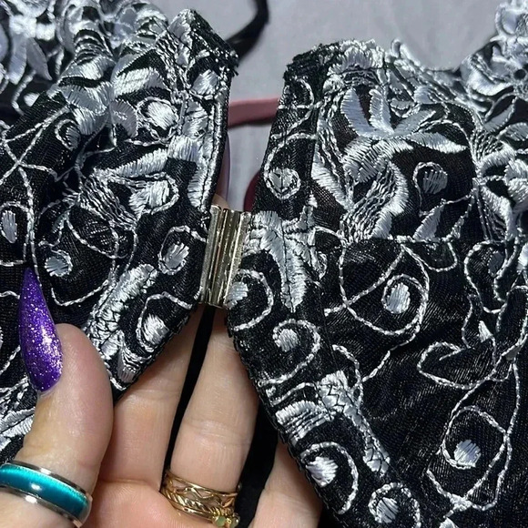 HSIA 4 PC Bra Bundle Underwire 44D Lacey Feminine - Picture 5 of 7